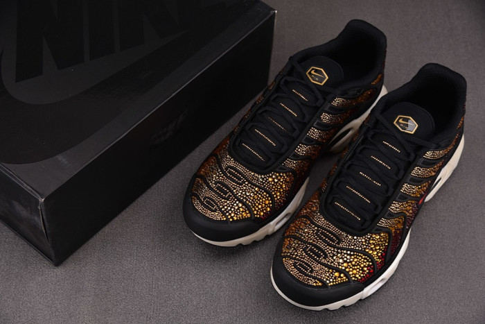 Nike Air Max Plus Swarovski Sunset FZ9042-001