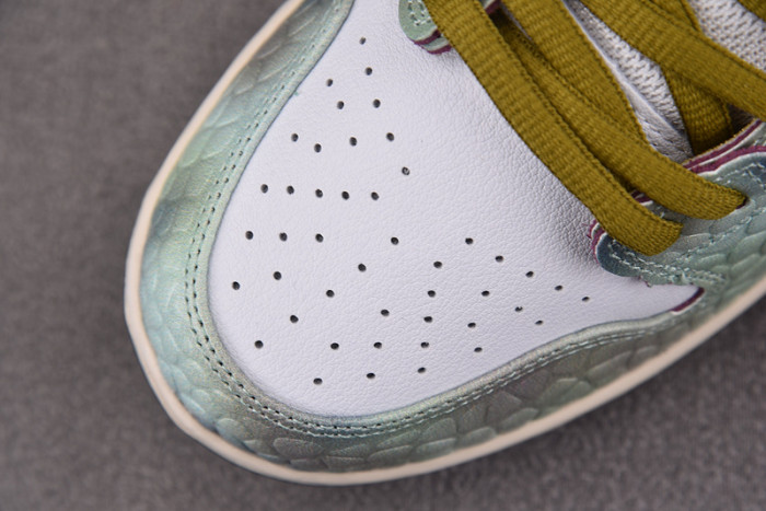 Nike SB Dunk Low Alexis Sablone Chameleon HJ3386-300