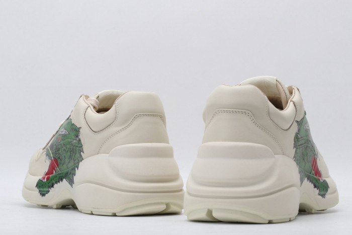 G*u*i* trainer sneaker25