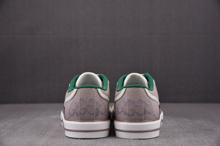 G*u*i* trainer sneaker99