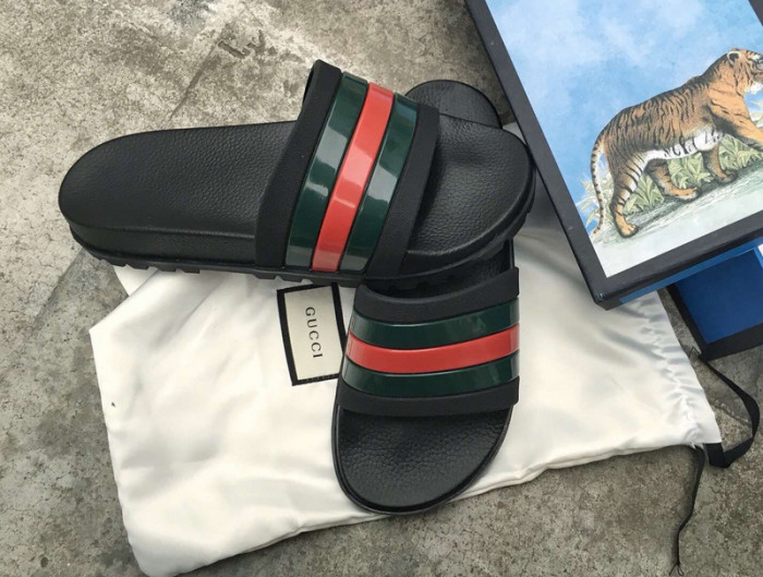 G*u*i* sandal112