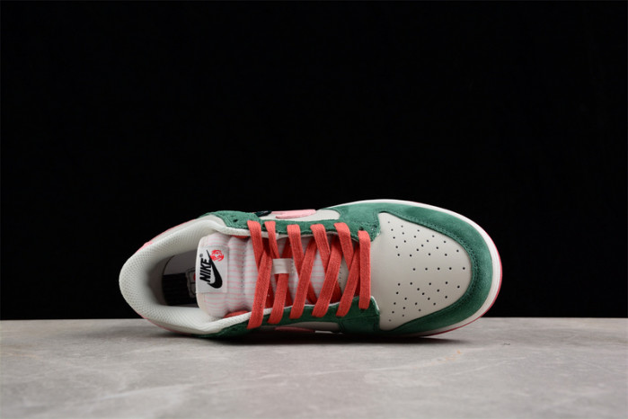 nike dunk low se all petals united fir green fn8923-061