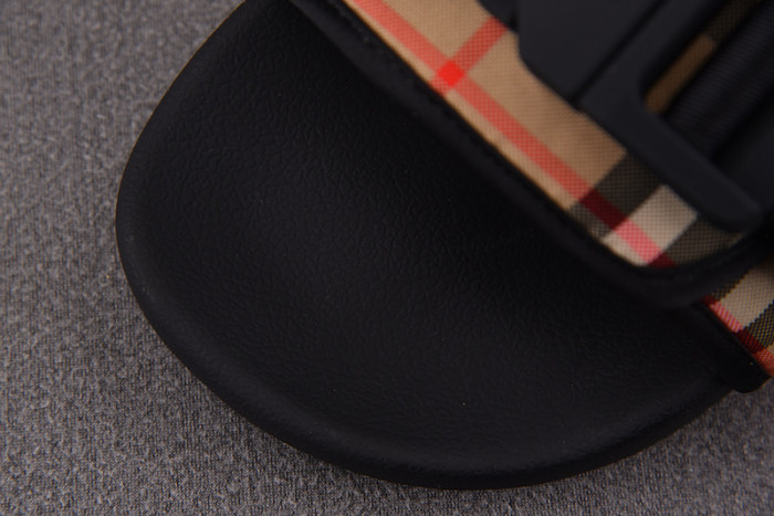 BURBER*Y Sandal14