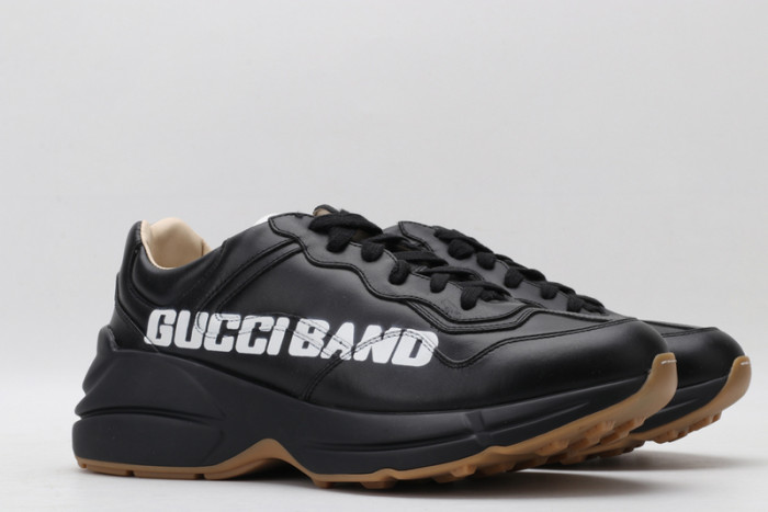 G*u*i* trainer sneaker35
