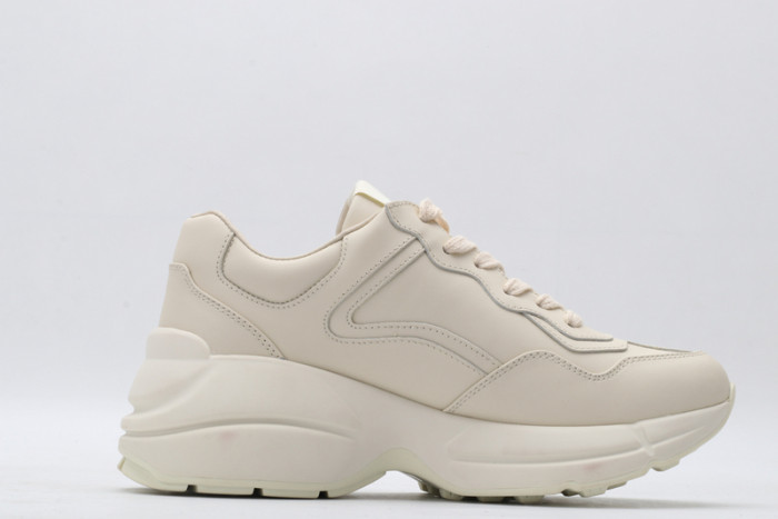 G*u*i* trainer sneaker20