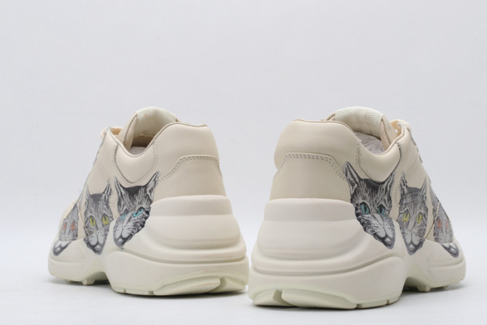 G*u*i* trainer sneaker20
