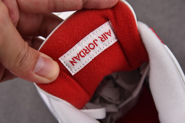 Jordan 4 Retro SB Varsity Red DR5415-106