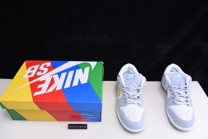 sean cliver nike sb dunk low dc9936-100