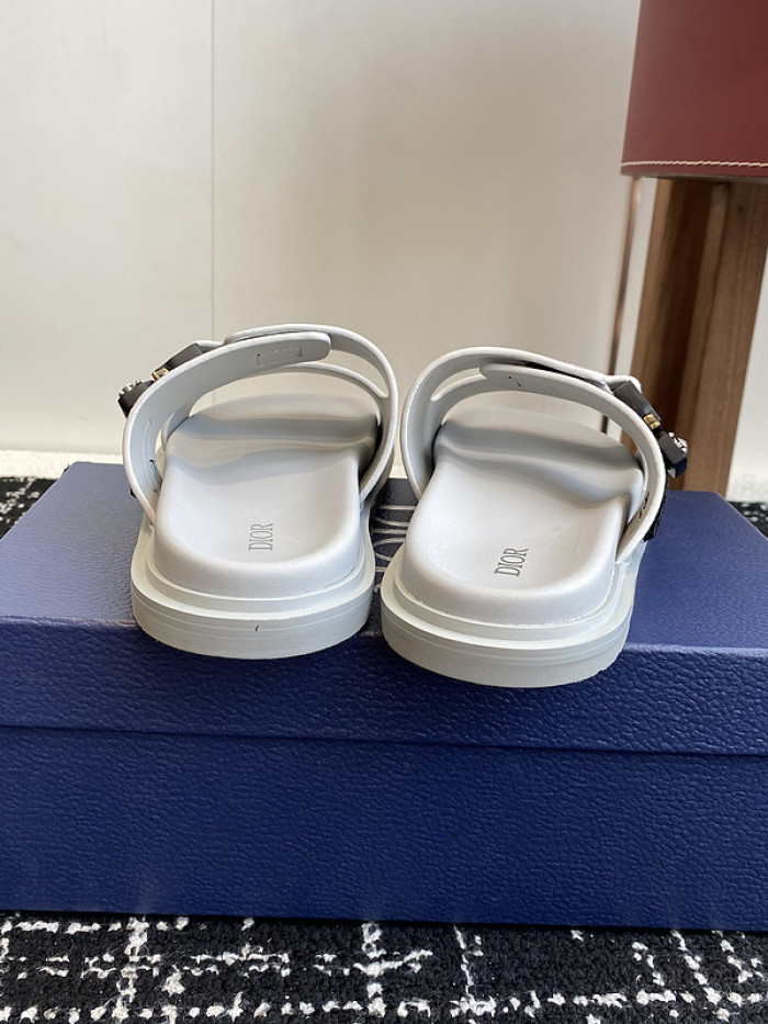 Dio*r sandal 67