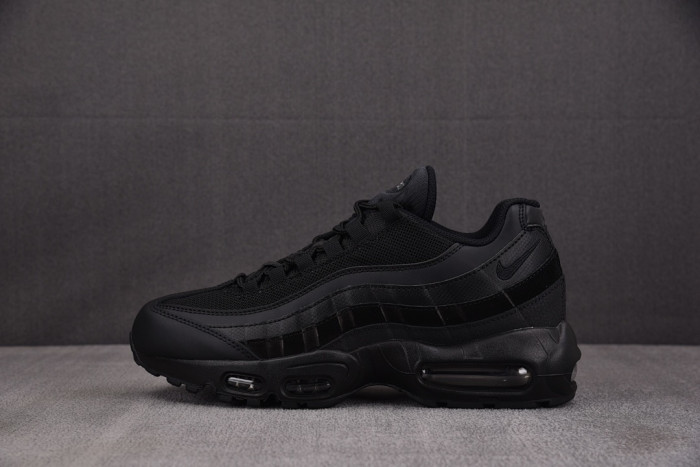 Nike Air Max 95 Essential Triple Black CI3705-001