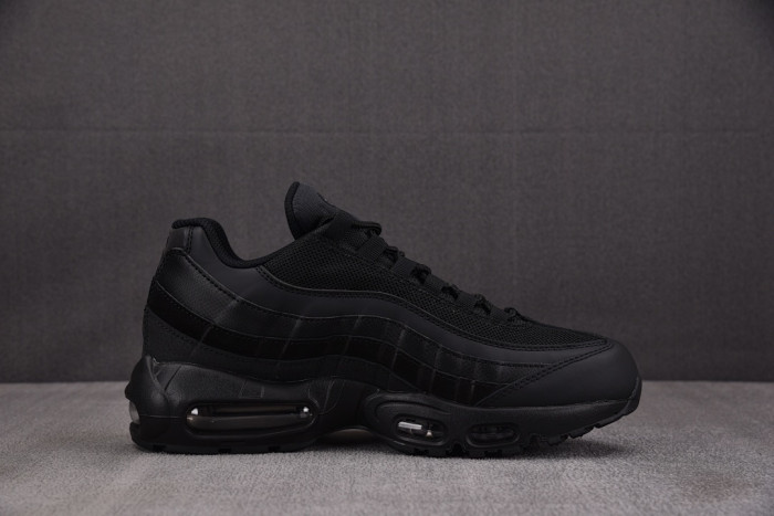 Nike Air Max 95 Essential Triple Black CI3705-001