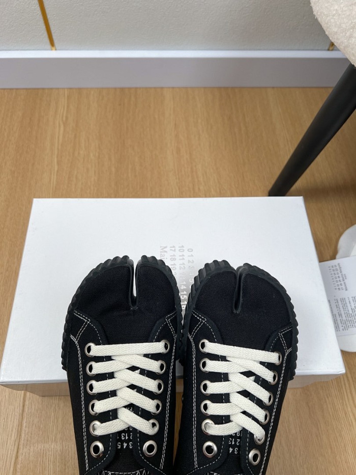 Maison Margiela Sneaker MM000113