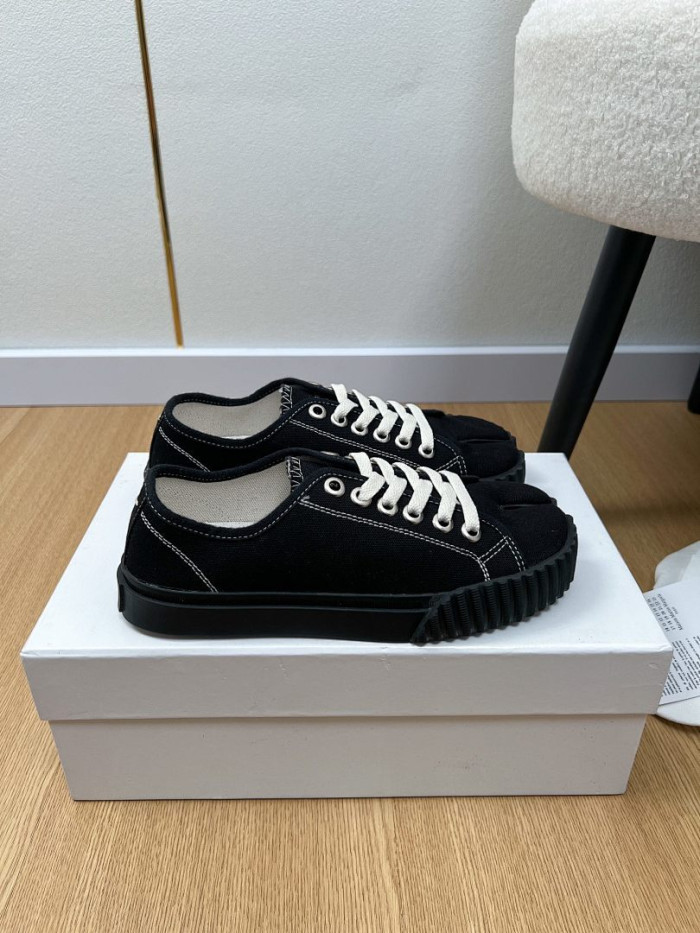 Maison Margiela Sneaker MM000113