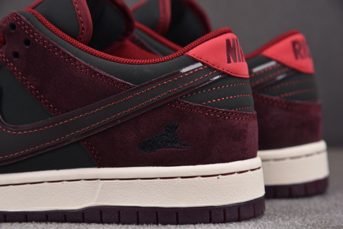 Riot Skateshop Nike SB Dunk Low FZ1289-200