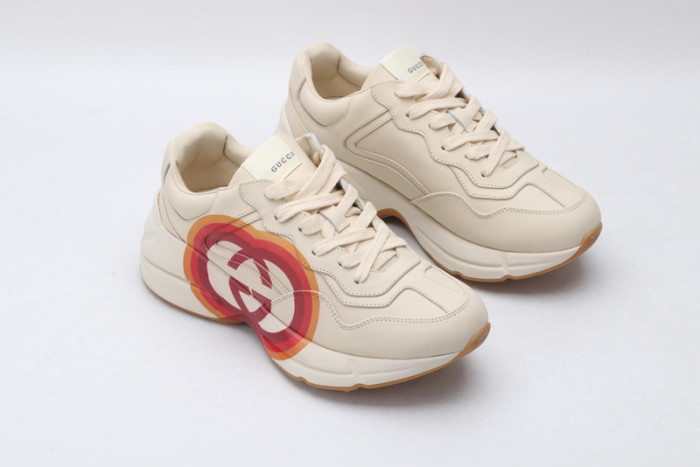 G*u*i* trainer sneaker5