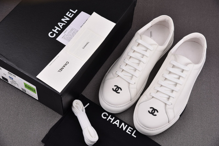 chane* snekaers c000031