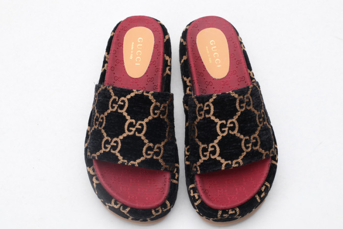 G*u*i* sandal82