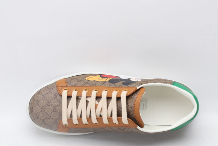 G*u*i* trainer sneaker52