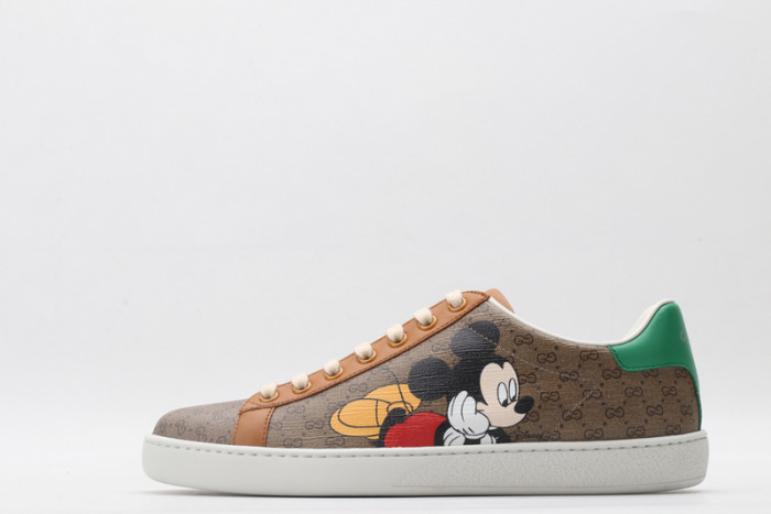G*u*i* trainer sneaker52