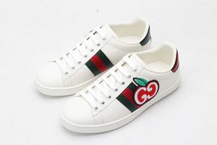 G*u*i* trainer sneaker41