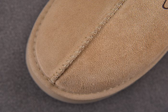 UGG SANDALS 8