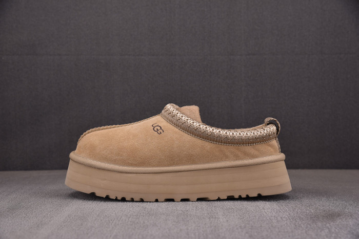 UGG SANDALS 8