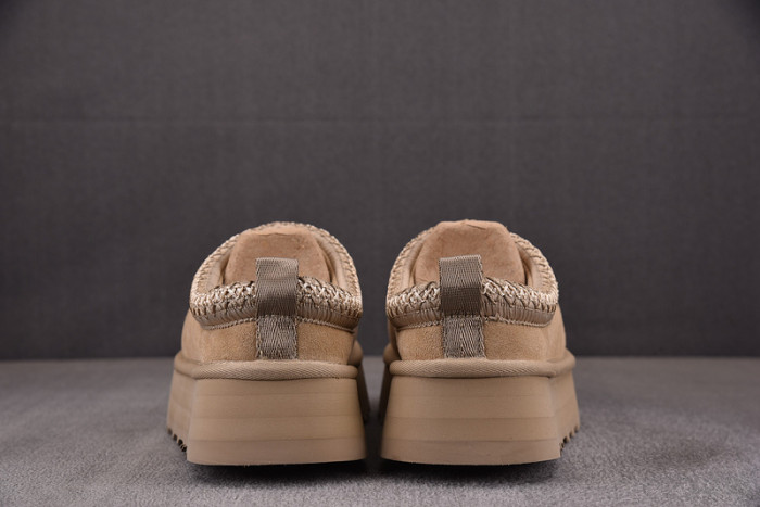 UGG SANDALS 8