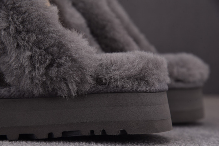 UGG SANDALS 2
