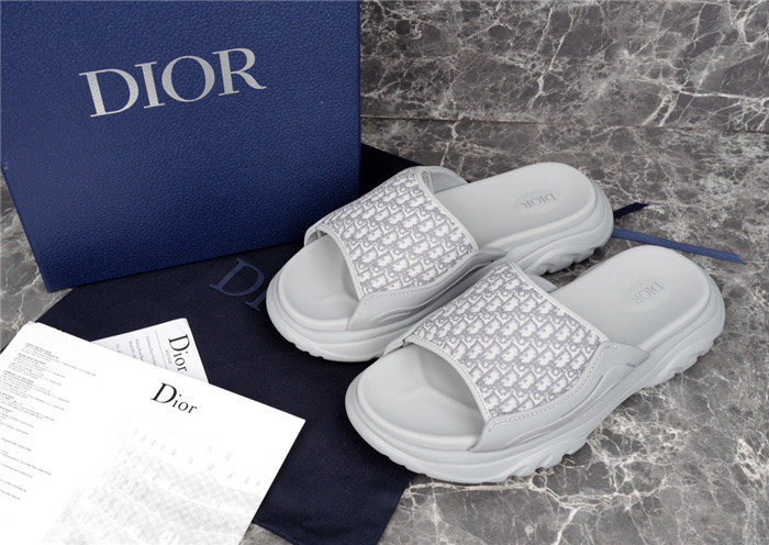 dio*r sandal 39