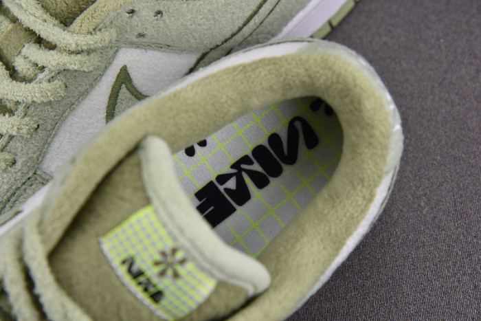 nike dunk low se fleece pack honeydew dq7579-300