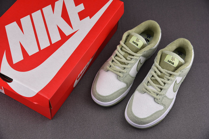 nike dunk low se fleece pack honeydew dq7579-300