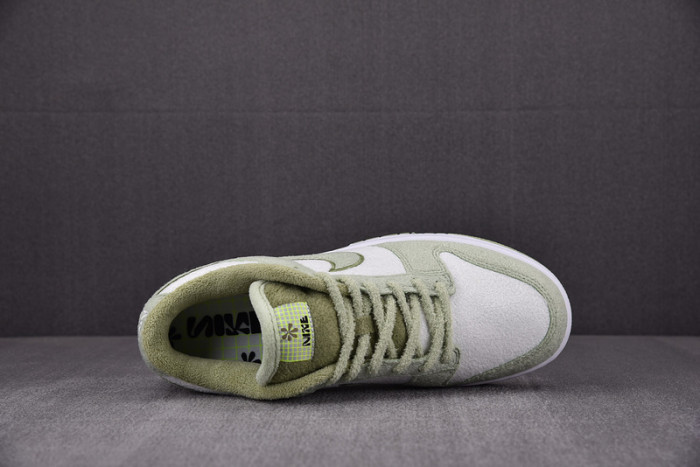 nike dunk low se fleece pack honeydew dq7579-300