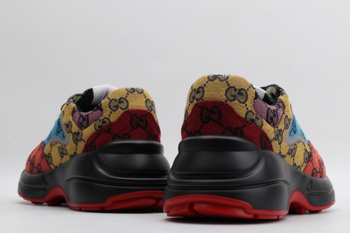 G*u*i* trainer sneaker2