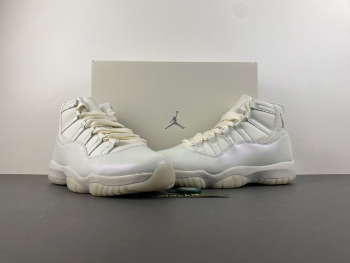 Air Jordan 11 "Pearl" AR0715-110