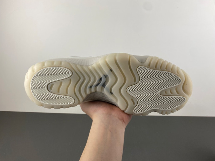 Air Jordan 11 "Pearl" AR0715-110