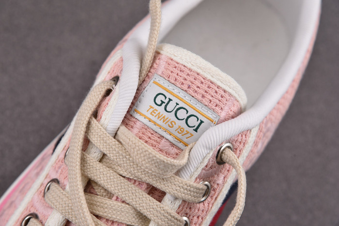 G*u*i* trainer sneaker94