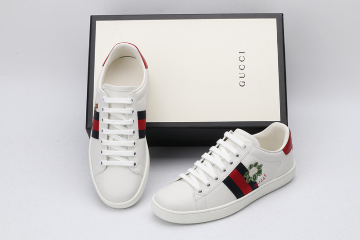 G*u*i* trainer sneaker44