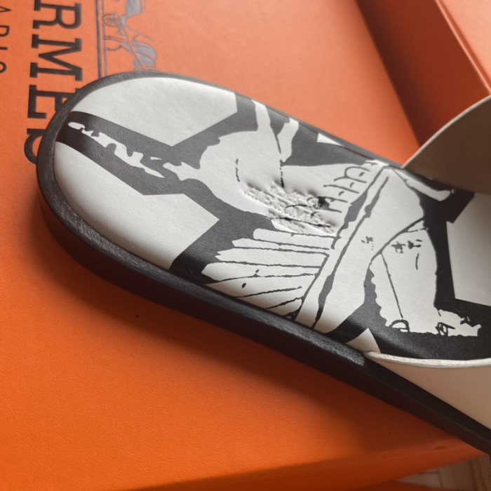 Herme* Sandal70