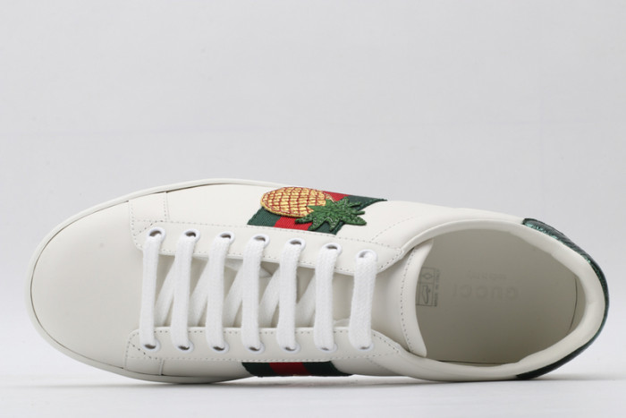 G*u*i* trainer sneaker55