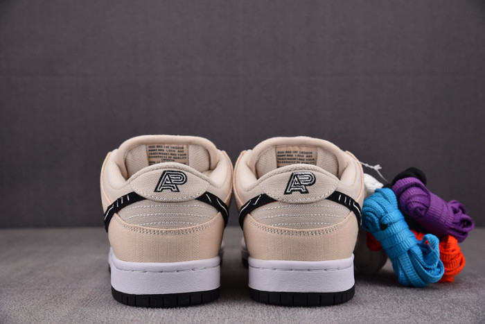 nike sb dunk low albino & preto fd2627-200