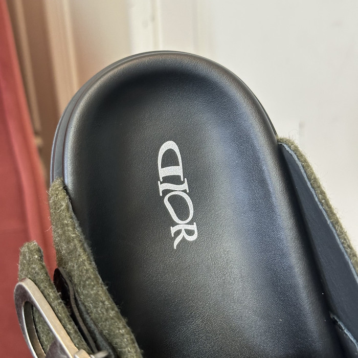 Dio*r sandal 141