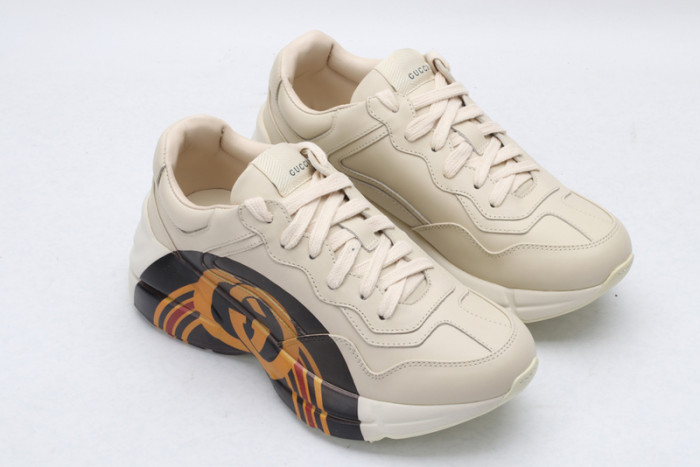 G*u*i* trainer sneaker34