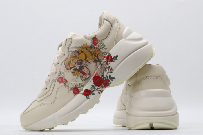 G*u*i* trainer sneaker26