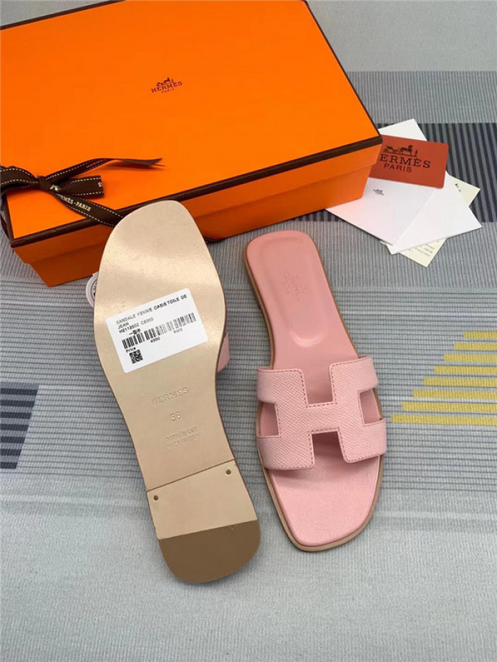 herme* sandal28