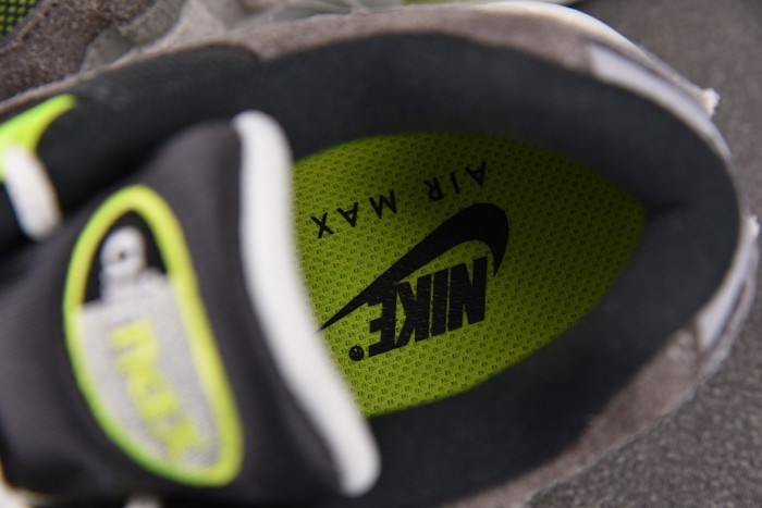 Nike Air Max 95 OG Reverse Gradient Neon HM4738-001