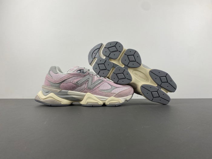 NEW BALANCE 9060 NB000042