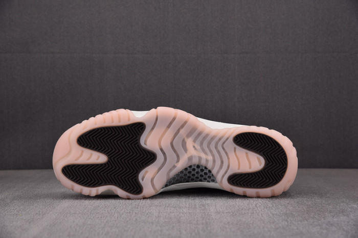 air jordan 11 wmns "neapolitan" ar0715-101