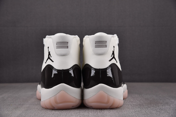 air jordan 11 wmns "neapolitan" ar0715-101