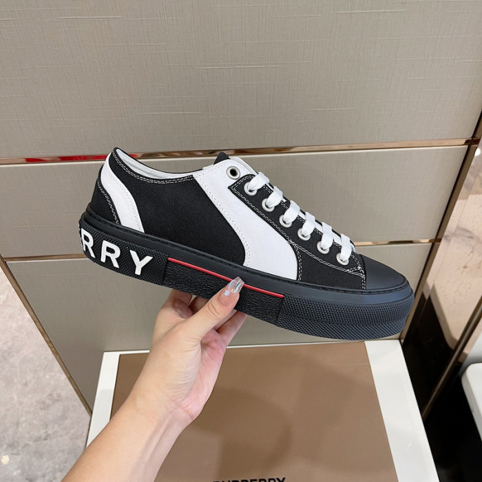 burber*y sneakers b000016