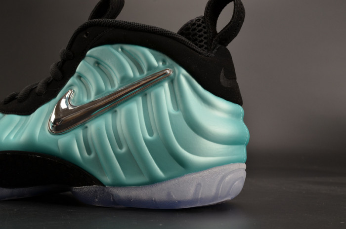 nike air foamposite pro “island green” metallic platinum mens 624041-303